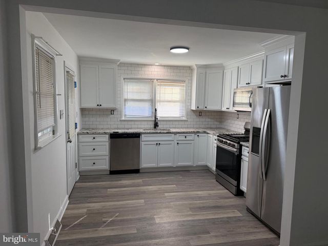 600 6TH AVE, Lindenwold, NJ 08021