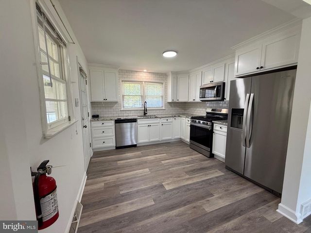 600 6TH AVE, Lindenwold, NJ 08021