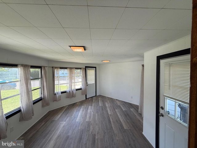 600 6TH AVE, Lindenwold, NJ 08021