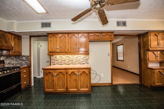 301 American Legion Drive, Crowley, LA 70526