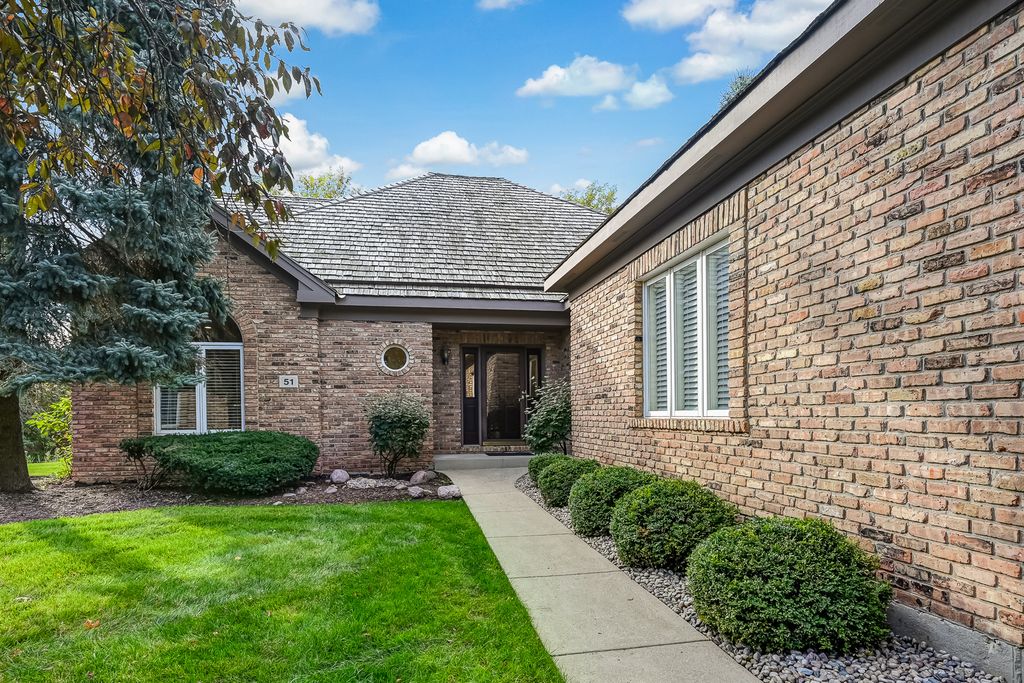 51 Chesterfield Court, Burr Ridge, IL 60527 — photo 2
