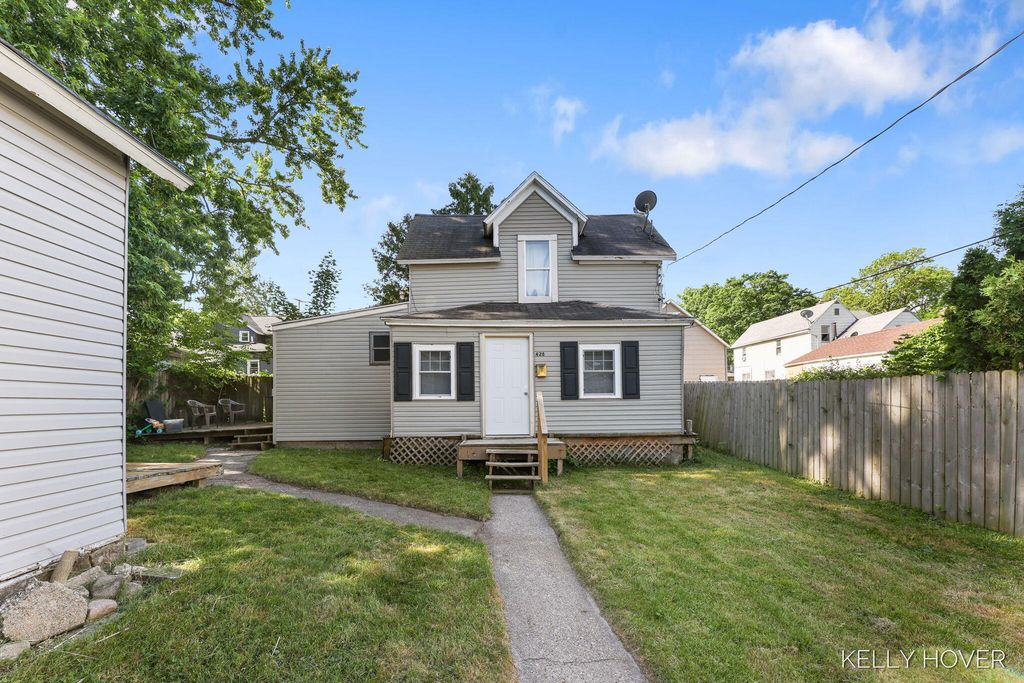 428 Fernando Street Ne, City Of Grand Rapids, MI 49505