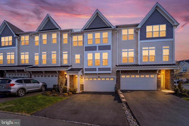 2030 JULIA DR, Conshohocken, PA 19428