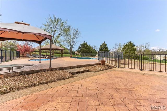 21 Oak Knoll Drive, St Charles, MO 63304