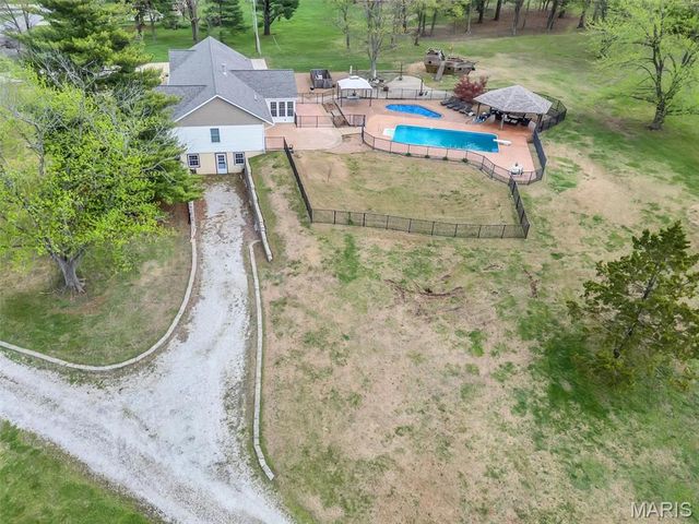 21 Oak Knoll Drive, St Charles, MO 63304