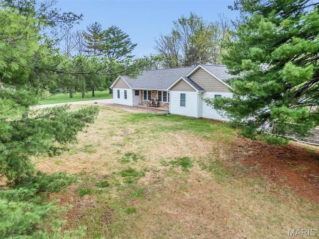 21 Oak Knoll Drive, St Charles, MO 63304