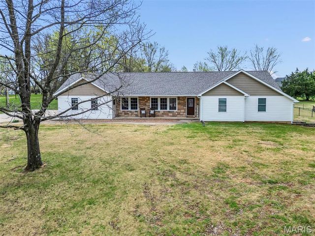 21 Oak Knoll Drive, St Charles, MO 63304