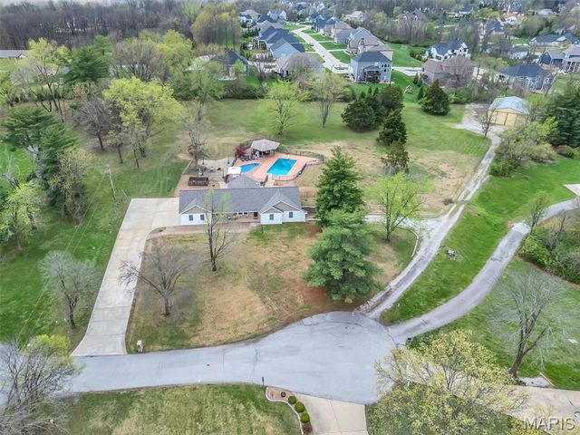 21 Oak Knoll Drive, St Charles, MO 63304