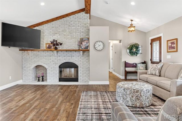21 Oak Knoll Drive, St Charles, MO 63304