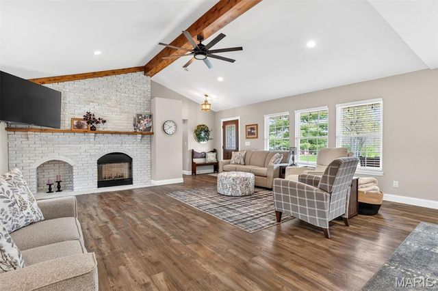 21 Oak Knoll Drive, St Charles, MO 63304