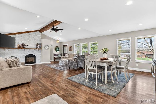 21 Oak Knoll Drive, St Charles, MO 63304