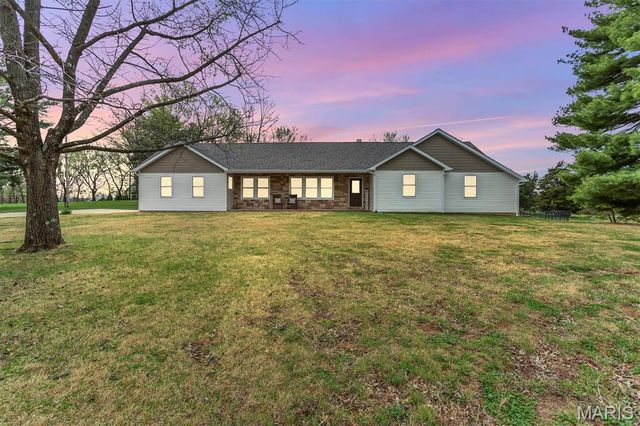 21 Oak Knoll Drive, St Charles, MO 63304