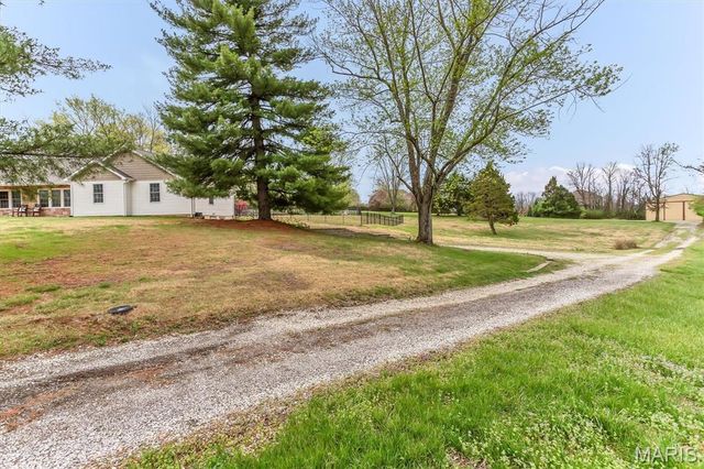 21 Oak Knoll Drive, St Charles, MO 63304