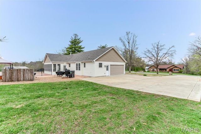 21 Oak Knoll Drive, St Charles, MO 63304