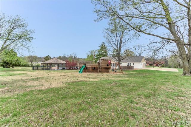 21 Oak Knoll Drive, St Charles, MO 63304