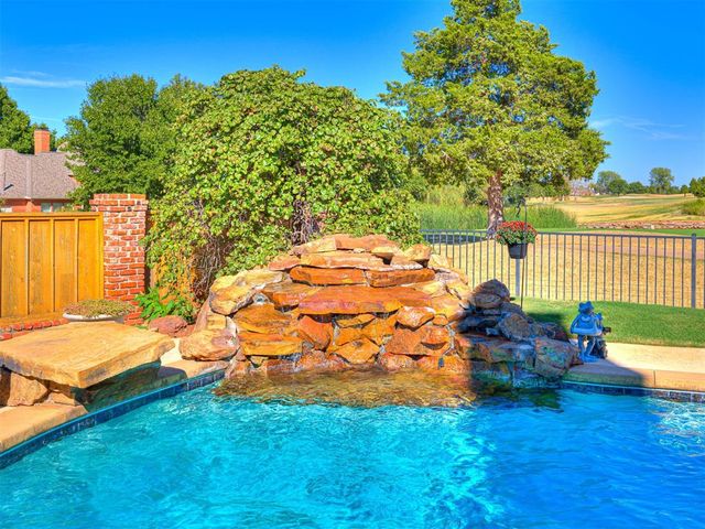 1709 Irvine Drive, Edmond, OK 73025