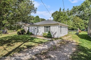 2216 Coolridge Road, Holt, MI 48842