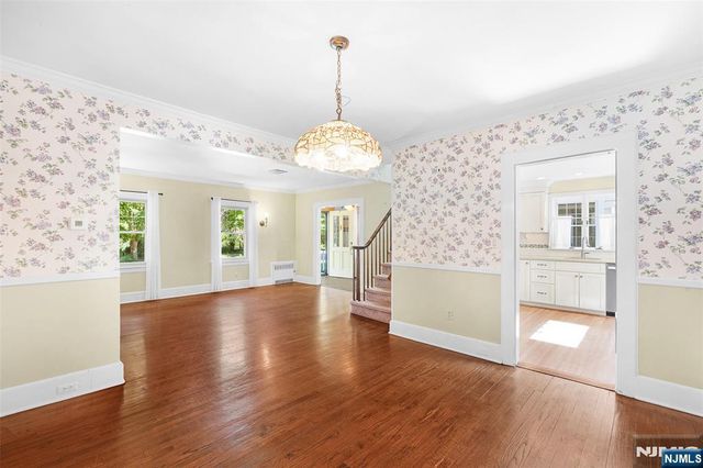 125 Hawthorne Avenue, Glen Ridge, NJ 07028