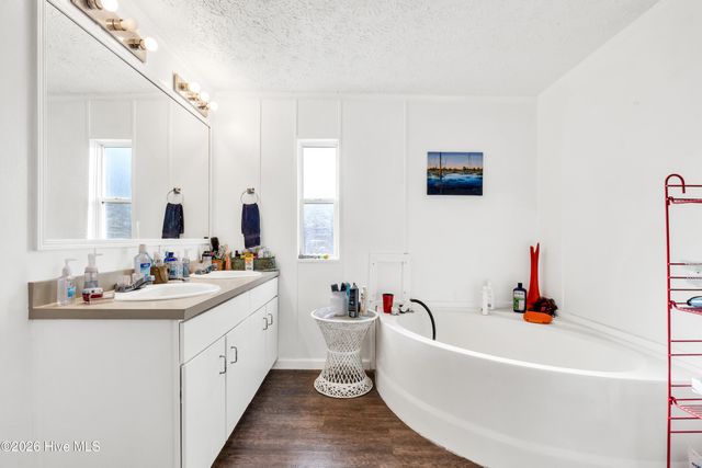 644 Woodpecker Parkway, Rocky Point, NC 28457