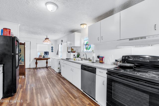 644 Woodpecker Parkway, Rocky Point, NC 28457