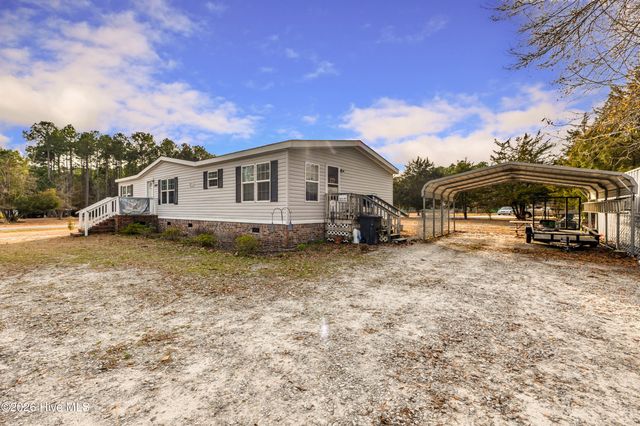 644 Woodpecker Parkway, Rocky Point, NC 28457