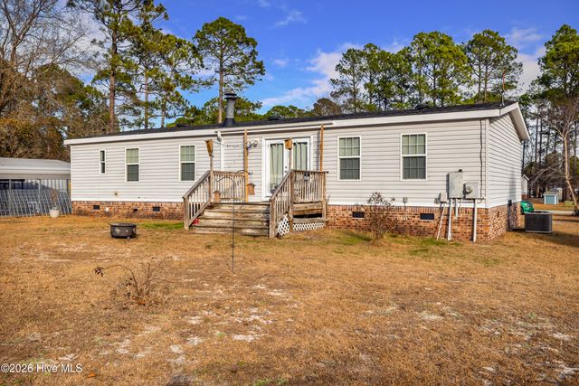 644 Woodpecker Parkway, Rocky Point, NC 28457