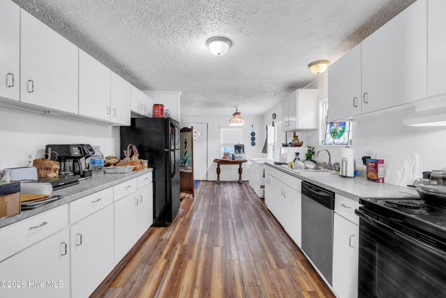 644 Woodpecker Parkway, Rocky Point, NC 28457