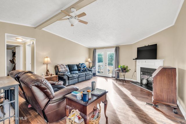 644 Woodpecker Parkway, Rocky Point, NC 28457