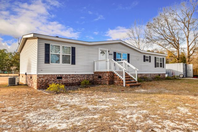 644 Woodpecker Parkway, Rocky Point, NC 28457