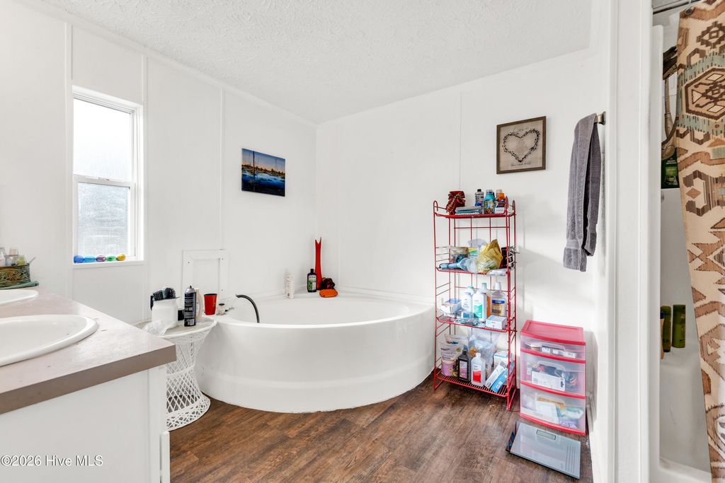 644 Woodpecker Parkway, Rocky Point, NC 28457