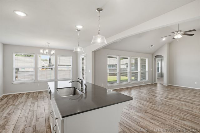 3706 S 13th Place, Broken Arrow, OK 74011