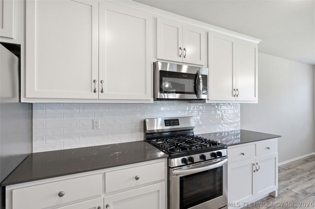 3706 S 13th Place, Broken Arrow, OK 74011