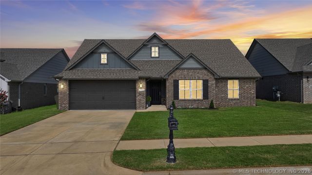 3706 S 13th Place, Broken Arrow, OK 74011