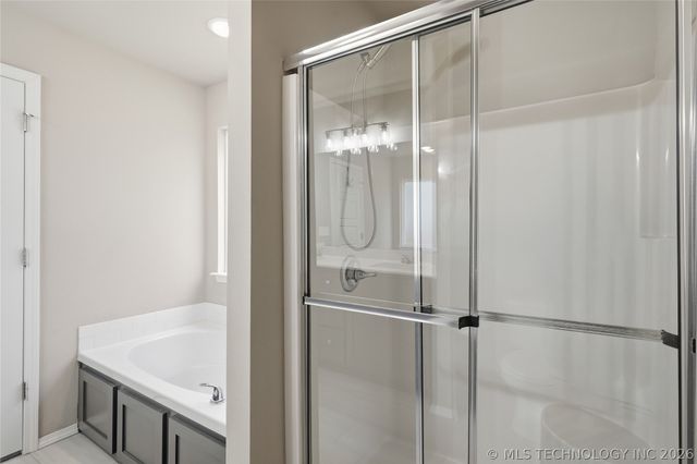 3706 S 13th Place, Broken Arrow, OK 74011