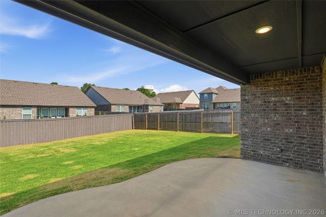 3706 S 13th Place, Broken Arrow, OK 74011
