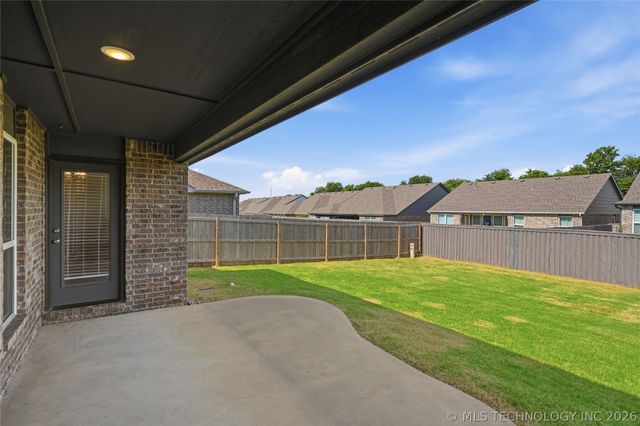 3706 S 13th Place, Broken Arrow, OK 74011