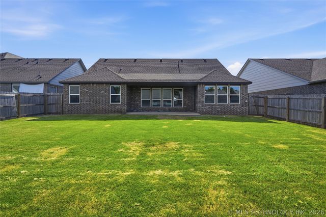 3706 S 13th Place, Broken Arrow, OK 74011