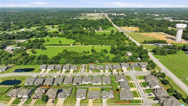 3706 S 13th Place, Broken Arrow, OK 74011