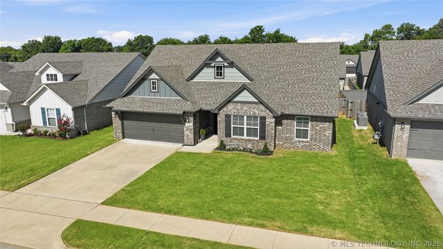3706 S 13th Place, Broken Arrow, OK 74011