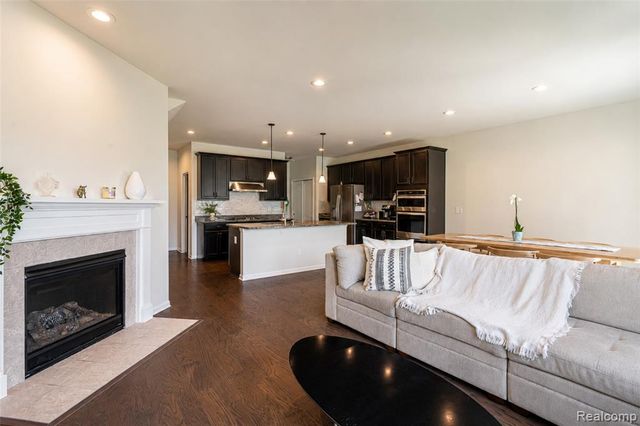 43479 Prospect Lane, Novi, MI 48375