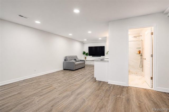 43479 Prospect Lane, Novi, MI 48375