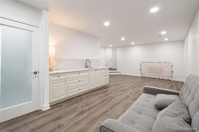 43479 Prospect Lane, Novi, MI 48375