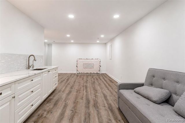43479 Prospect Lane, Novi, MI 48375