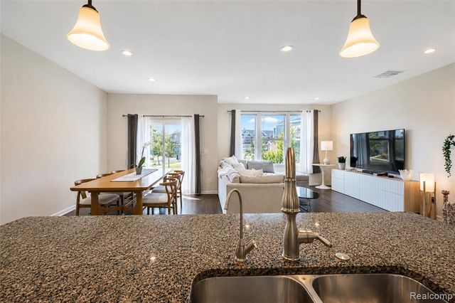 43479 Prospect Lane, Novi, MI 48375