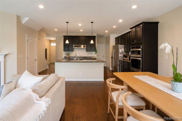 43479 Prospect Lane, Novi, MI 48375