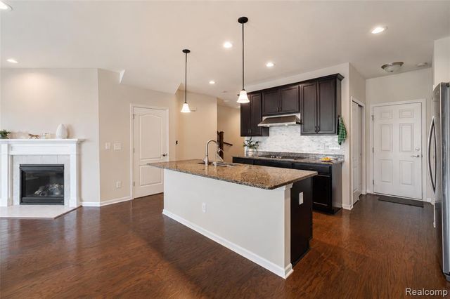 43479 Prospect Lane, Novi, MI 48375