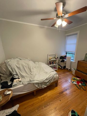 631 W ROSCOE Street D2, Chicago, IL 60657