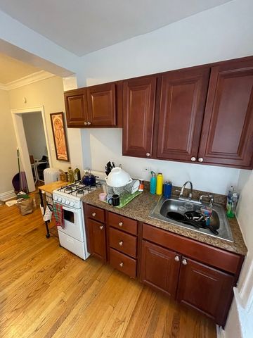 631 W ROSCOE Street D2, Chicago, IL 60657