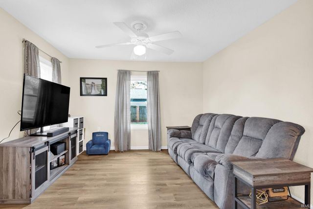 2068 Cass Avenue, Evansville, IN 47714