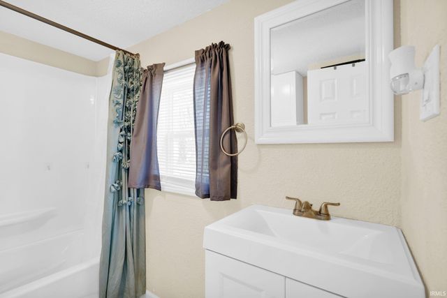 2068 Cass Avenue, Evansville, IN 47714